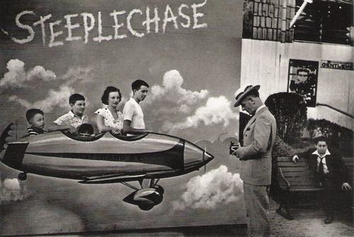Souvenir photo circa 1945